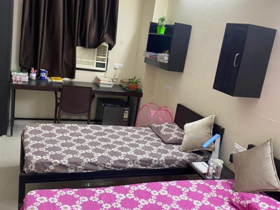 1 Twin sharing hostel Room