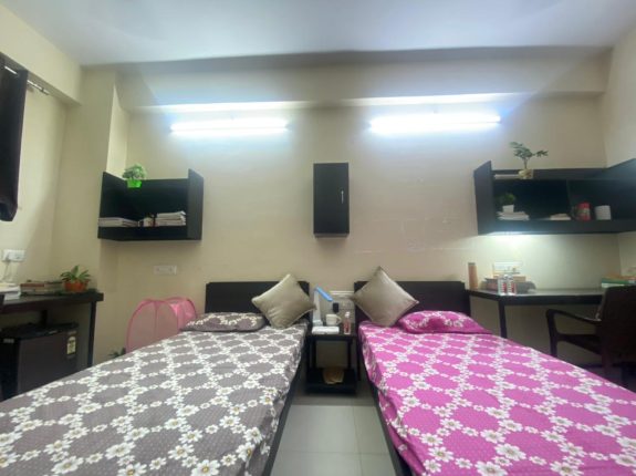 9 sharing girls hostel room kota